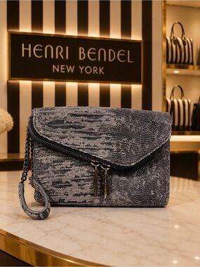 Henri Bendel Gray Snake Embossed Wristlet Pouch w/ Gunmetal Chain Strap EUC